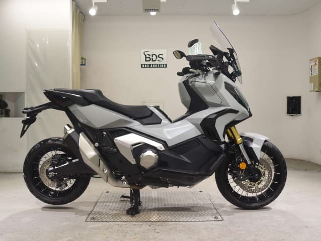 Honda X-ADV750-2