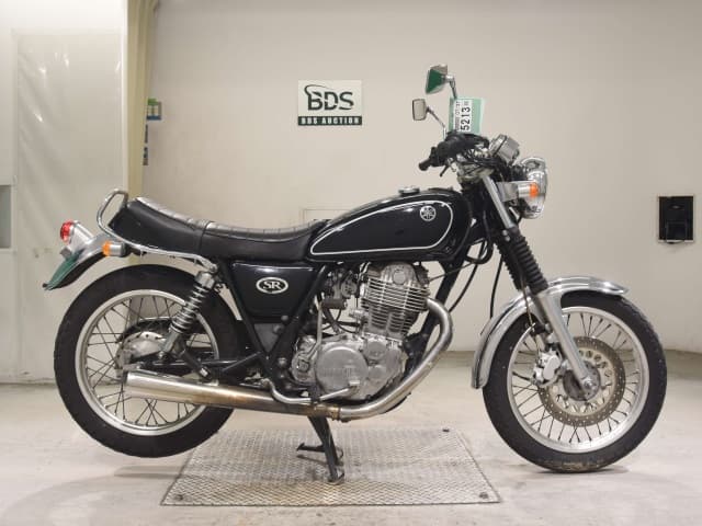 Yamaha SR400-3