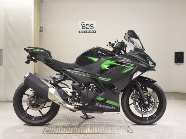 Kawasaki NINJA400-2