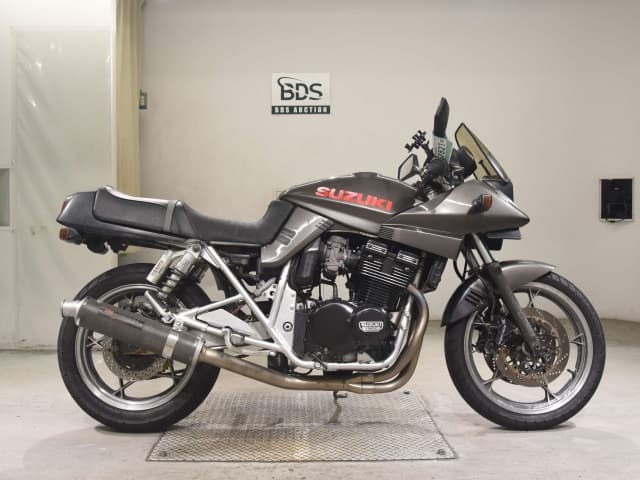 Suzuki GSX400S KATANA