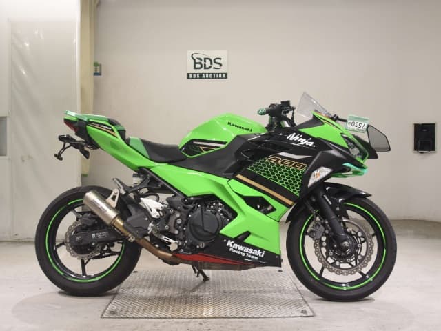 Kawasaki NINJA400-2
