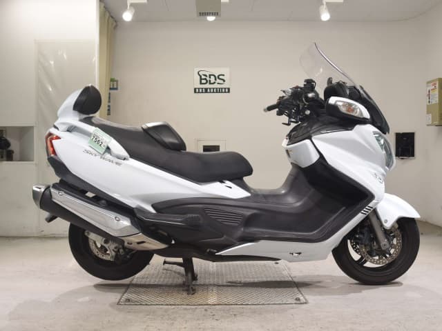 Suzuki SKYWAVE650LX