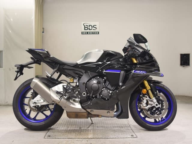 Yamaha YZF-R1M