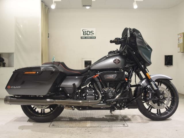 Imported HD. FLHXSE1980CVO
