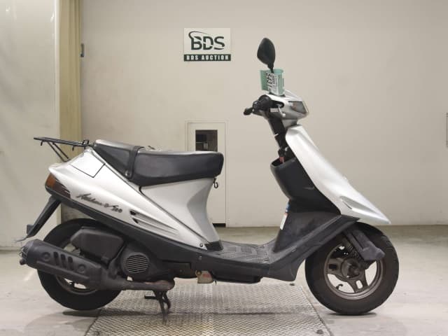Suzuki ADDRESS V100