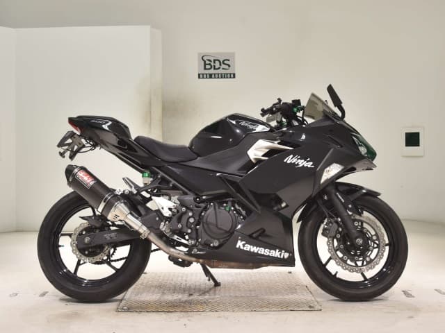 Kawasaki NINJA400-2
