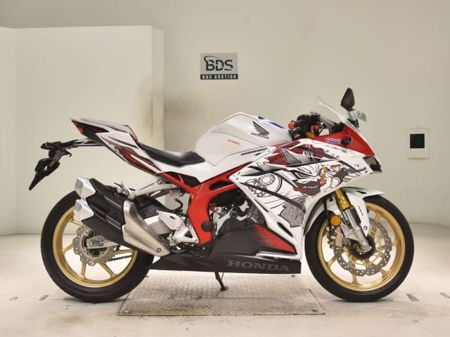 Honda CBR250RR-2