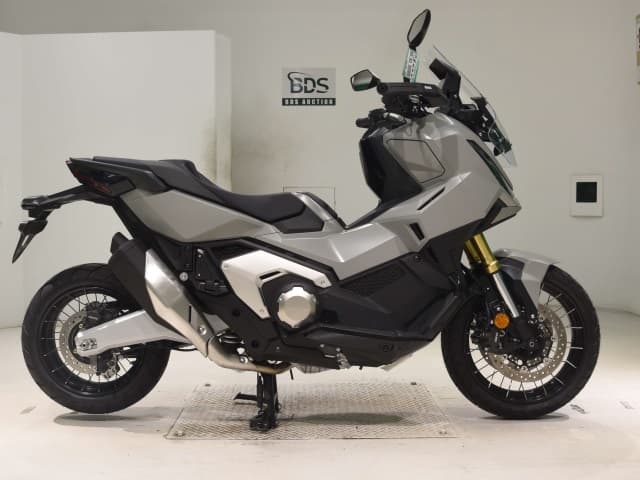 Honda X-ADV750-2
