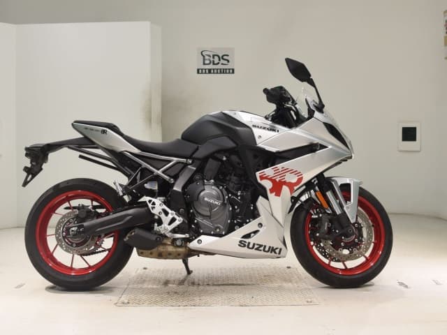 Suzuki GSX-8R