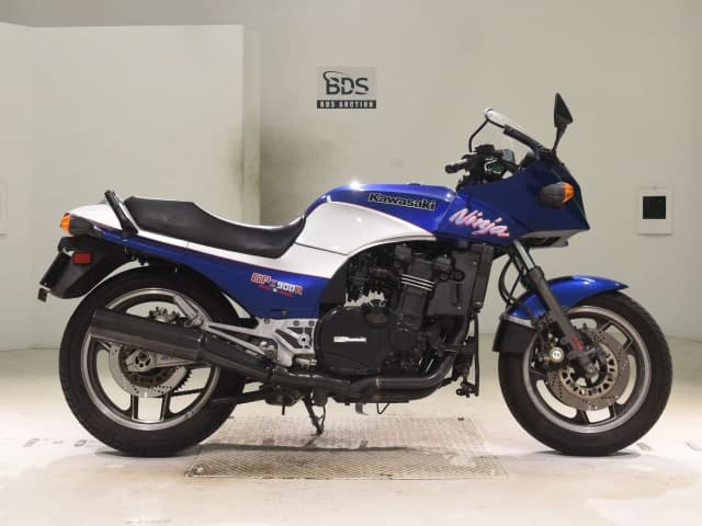 Kawasaki GPZ900R