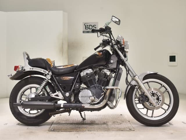 Honda NV750 CUSTOM