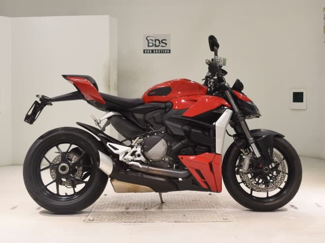 Imported DUCATI ｽﾄﾘ-ﾄ FIGHTER V2