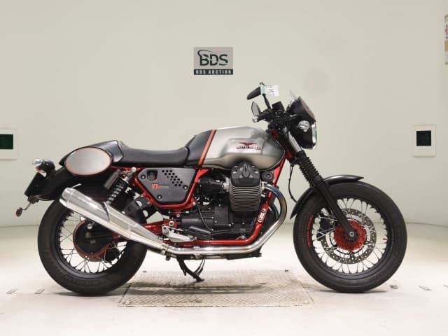 Imported MOTO GUZZI V7 2ﾚ-ｻ-