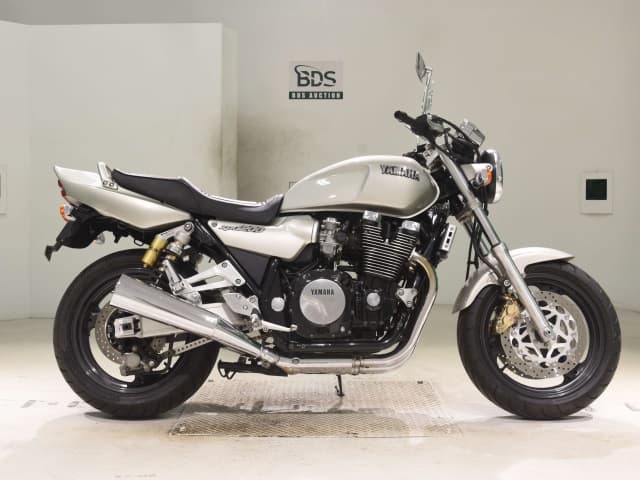 Yamaha XJR1200