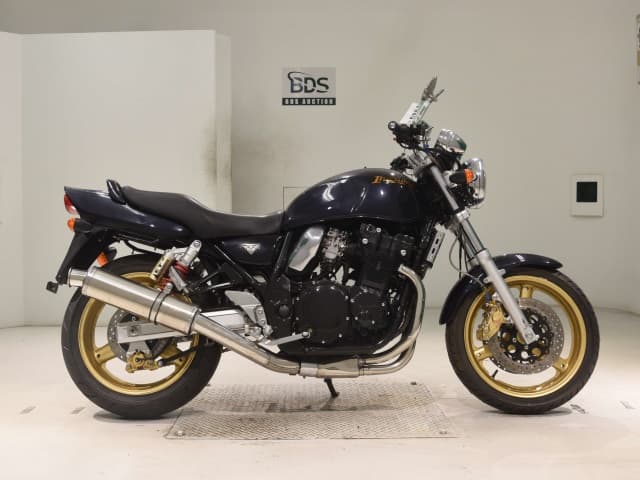 Suzuki INAZUMA400