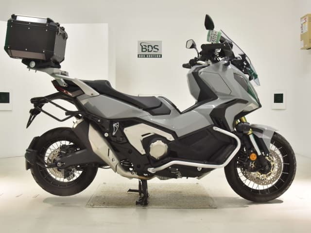 Honda X-ADV750-2
