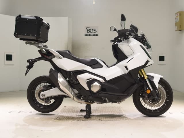 Honda X-ADV750-2
