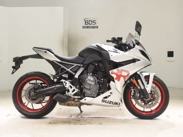 Suzuki GSX-8R