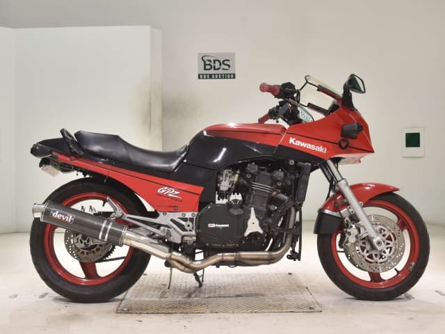 Kawasaki GPZ900R