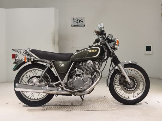 Yamaha SR400-4