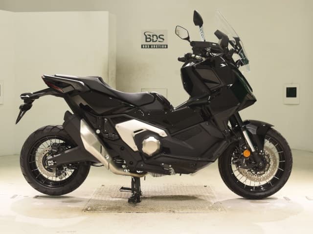 Honda X-ADV750-2