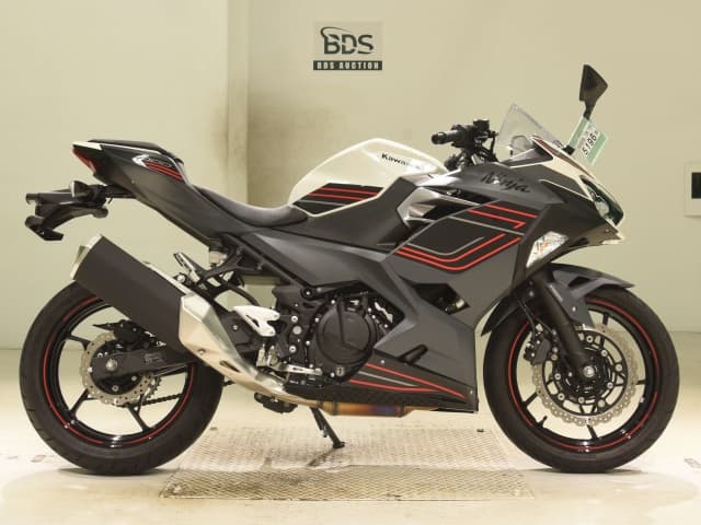 Kawasaki NINJA400-2