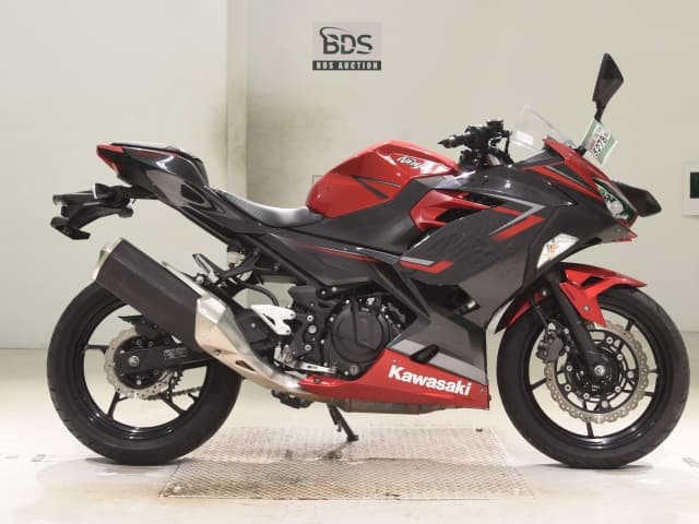 Kawasaki NINJA400-2