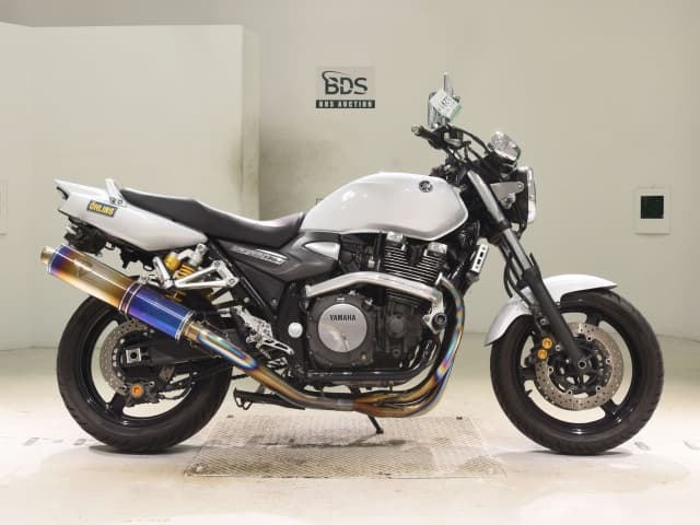 Yamaha XJR1300-2