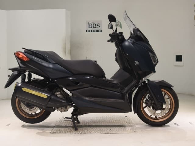 Yamaha X-MAX250-2