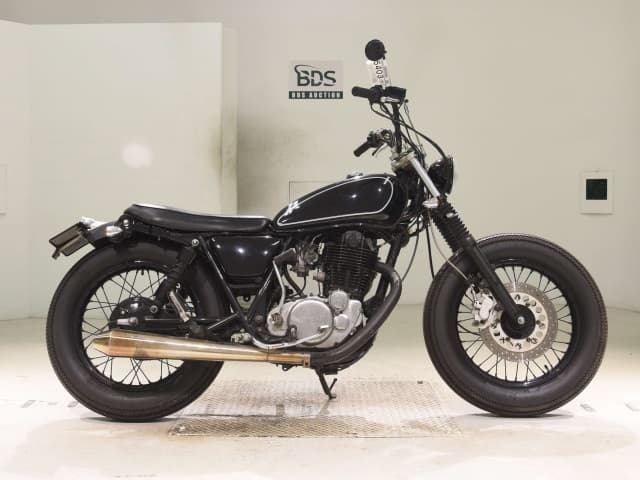 Yamaha SR400-3