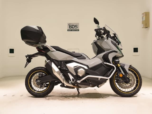 Honda X-ADV750-2