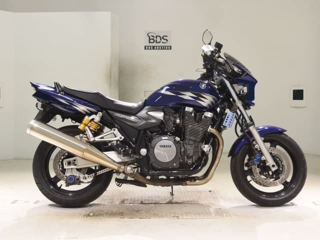 Yamaha XJR1300-2
