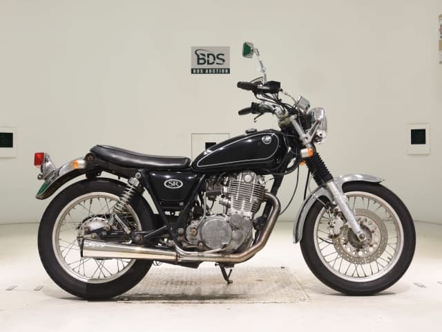 Yamaha SR400-3