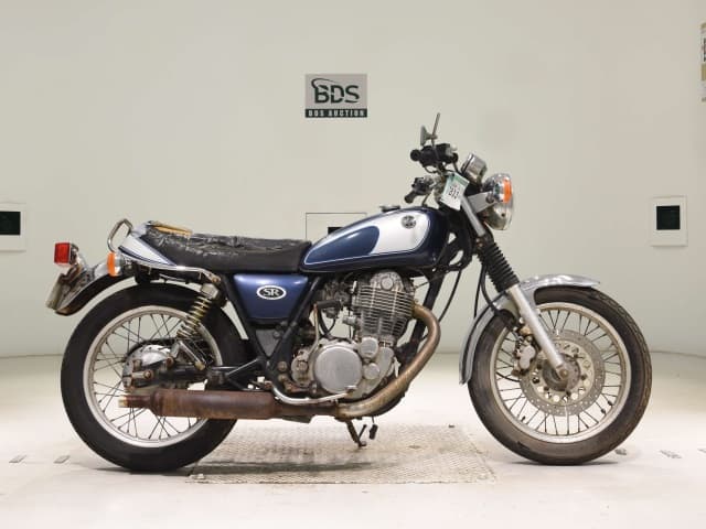Yamaha SR400-3