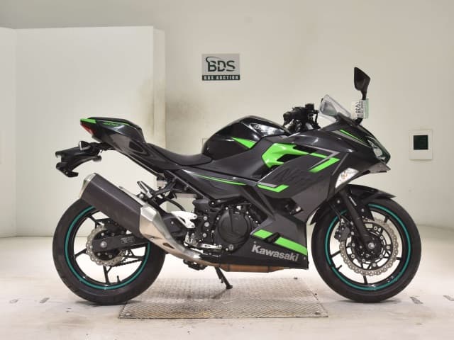 Kawasaki NINJA400-2