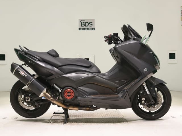 Yamaha T-MAX530-2
