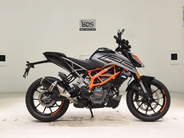 Imported KTM125 DUKE