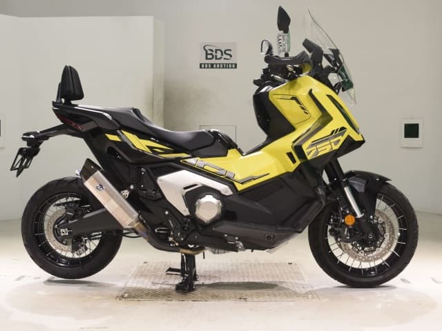 Honda X-ADV750-2