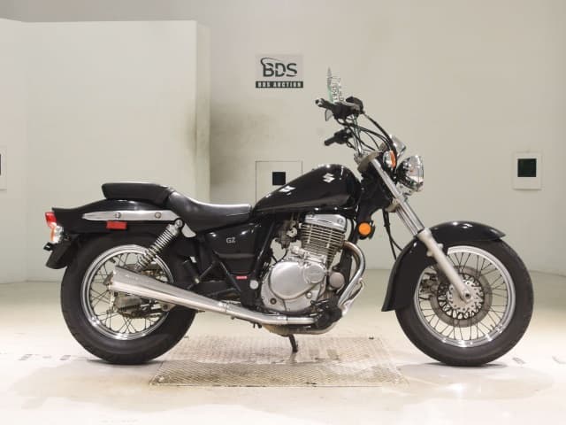 Suzuki GZ250
