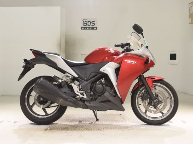 Honda CBR250R-3
