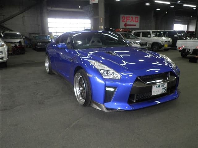 NISSAN GTR