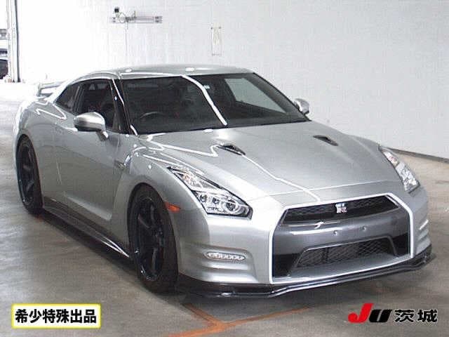 NISSAN GTR