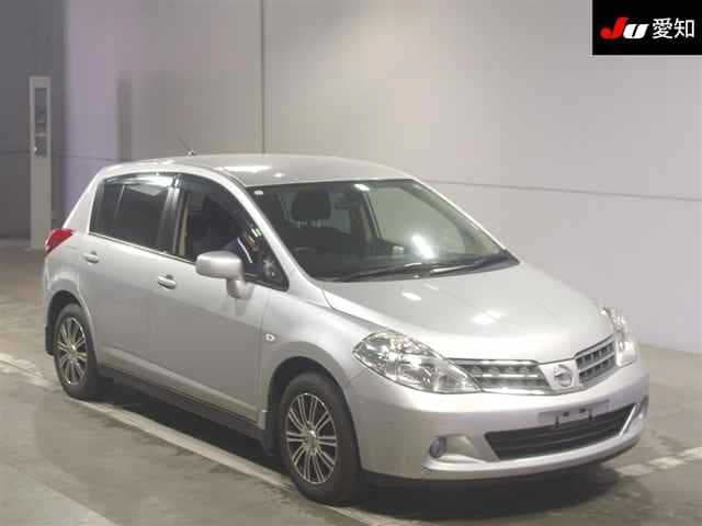 NISSAN TIIDA