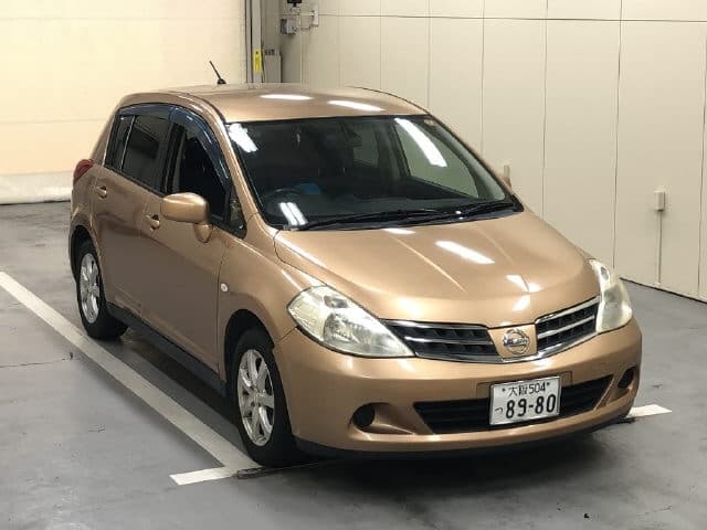 NISSAN TIIDA