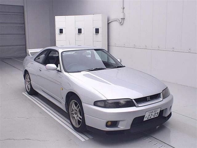 NISSAN SKYLINEGTR