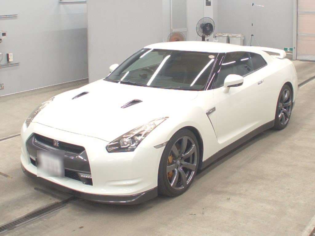 NISSAN GTR