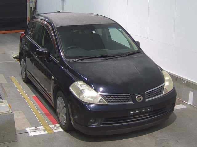 NISSAN TIIDA