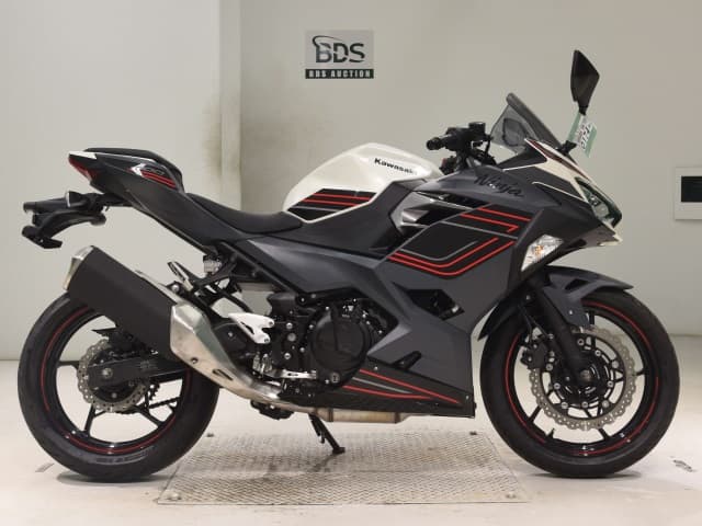 Kawasaki NINJA400-2