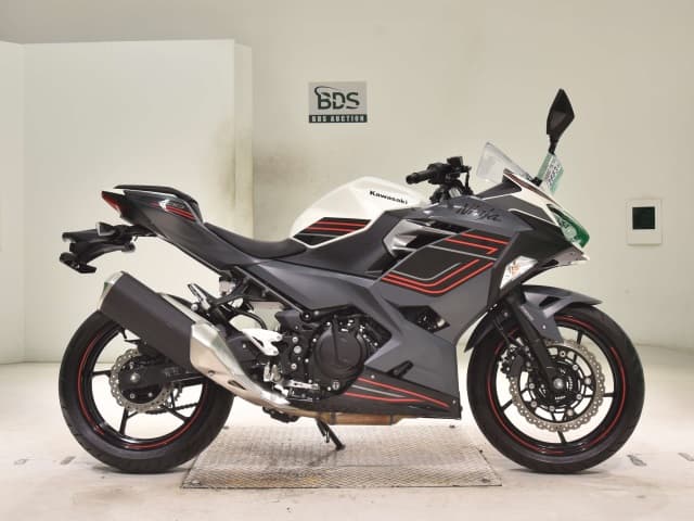 Kawasaki NINJA400-2