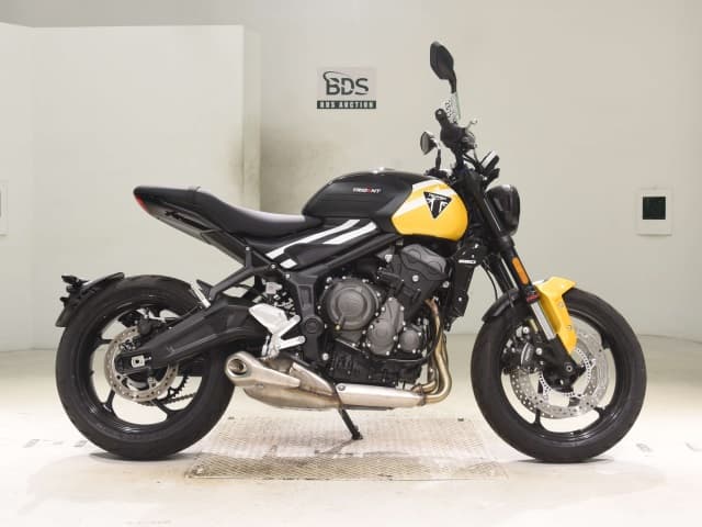 Imported TRIUMPH TRIDENT660